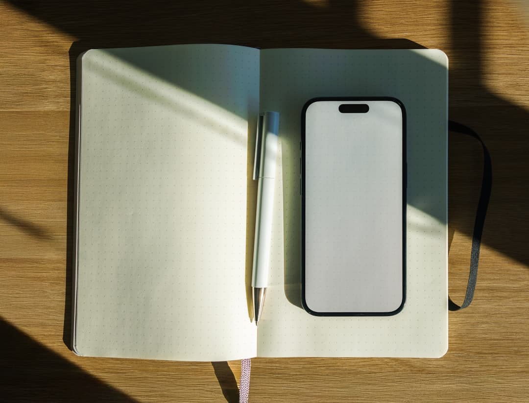 Apple Notes vs Google Keep: Which Wins on iPhone in 2026?