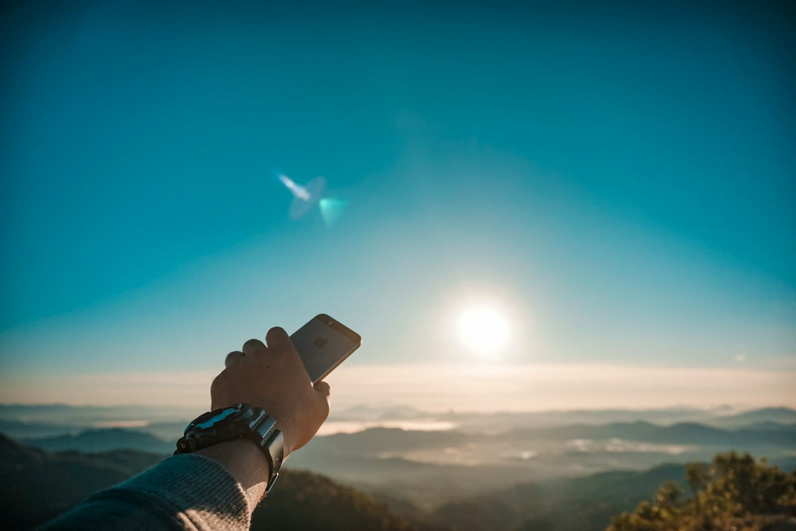 Positive Affirmations on Your iPhone Lock Screen: Make Them Stick
